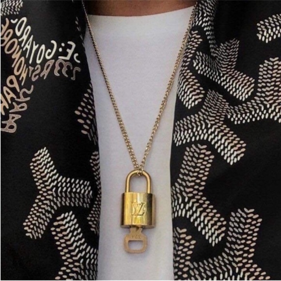 *️⃣4️⃣4️⃣4️⃣🌸AUTHENTIC Louis Vuitton Padlock+2 keys Comes with Custom ke - Picture 6 of 8